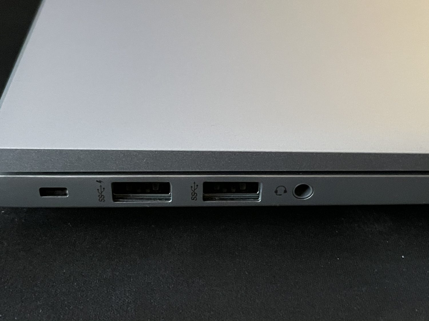 Right side of the HP EliteBook 845 G7