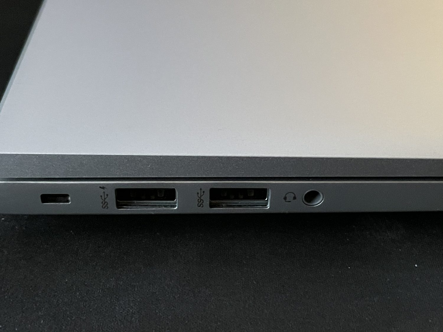 Left side of the HP EliteBook 845 G7